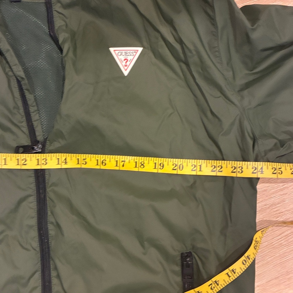 Guess Men’s Forest Green Windbreaker With Hood Jacket Never Worn Size XXL - Picture 8 of 8